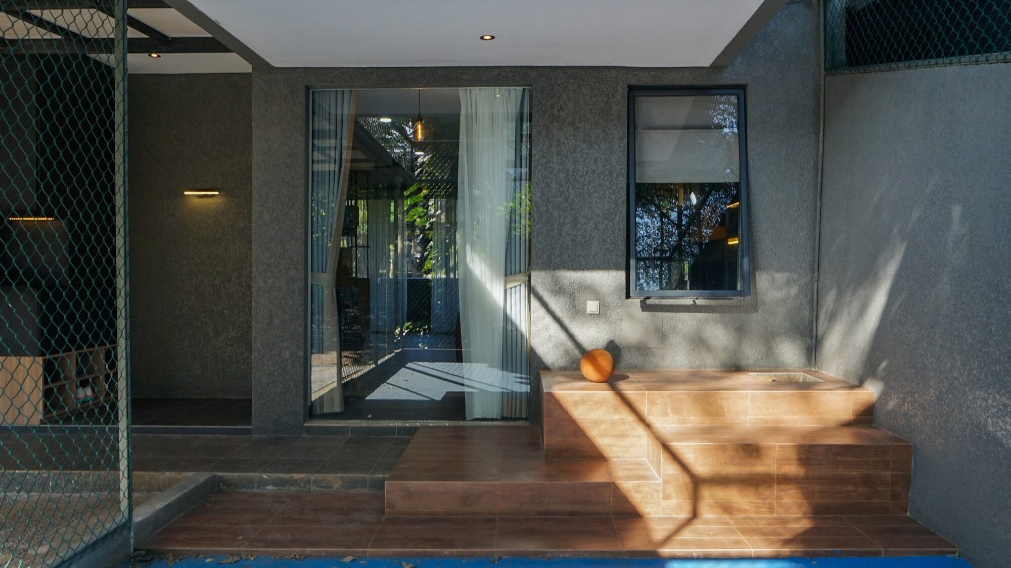 London Home — 8